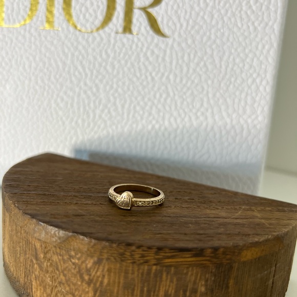 🔥🔥 Christian Dior ring size 7 - Picture 3 of 7